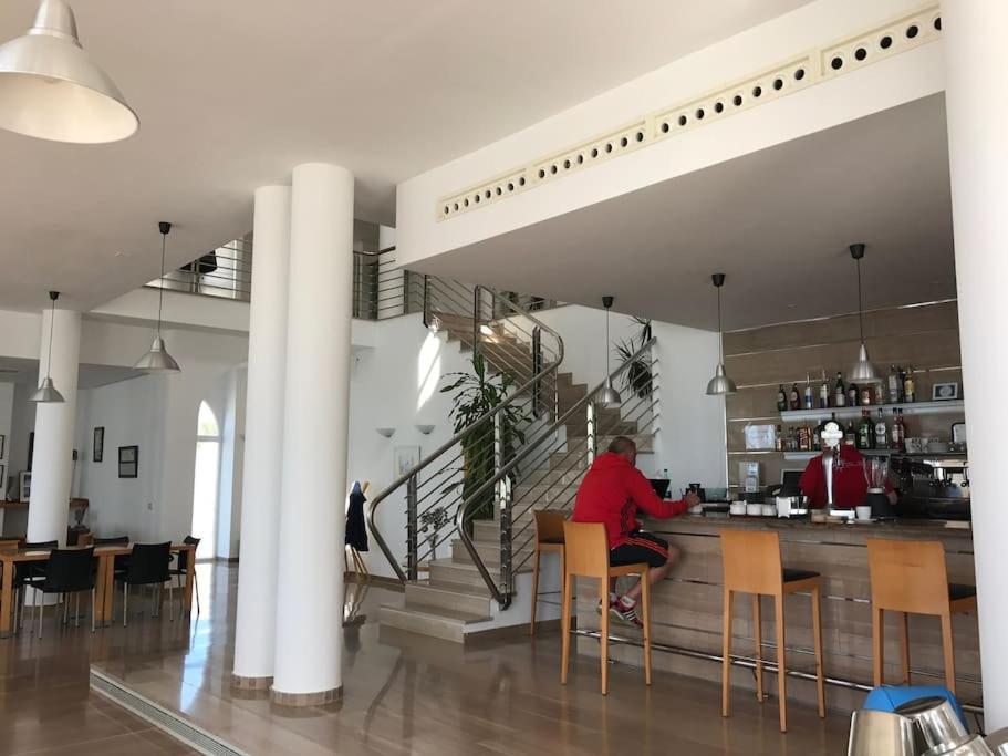 Clp - Beach Front, Pool View And Parking Калпе Екстериор снимка